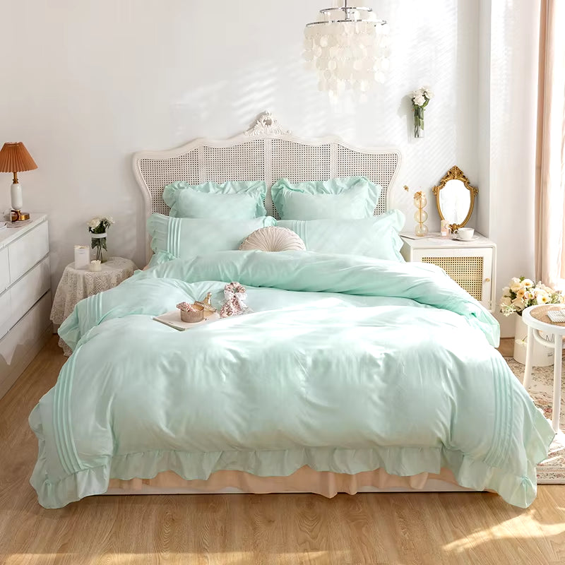 Ruffled Lace Quilt Set