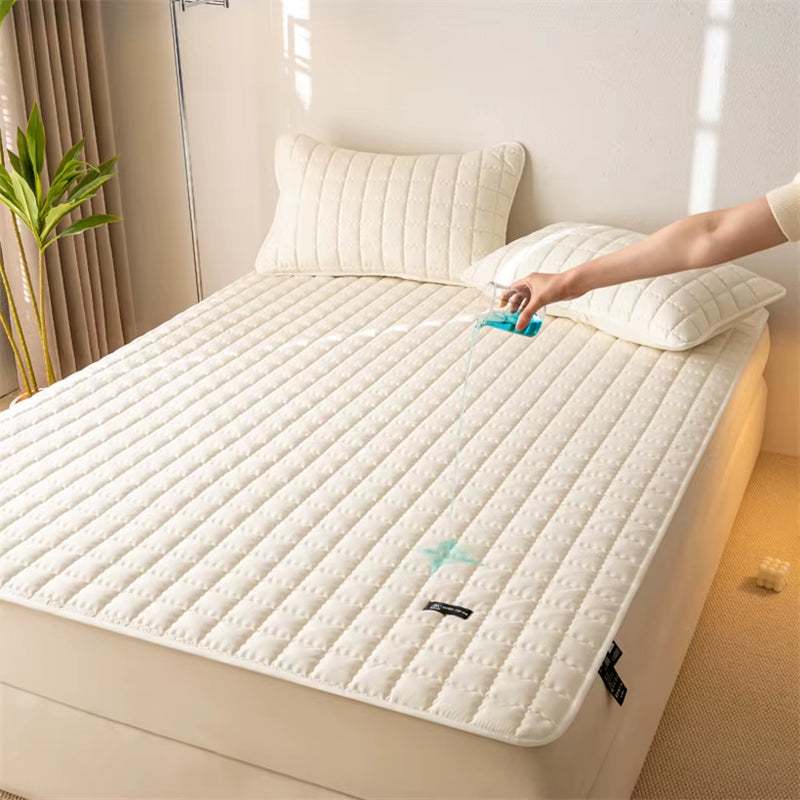 Waterproof Mattress Cover with 4 Elastic Corner Straps Noiseless Non-Slip Mattress Protector Quilted Fitted Bed Pad Bedspread