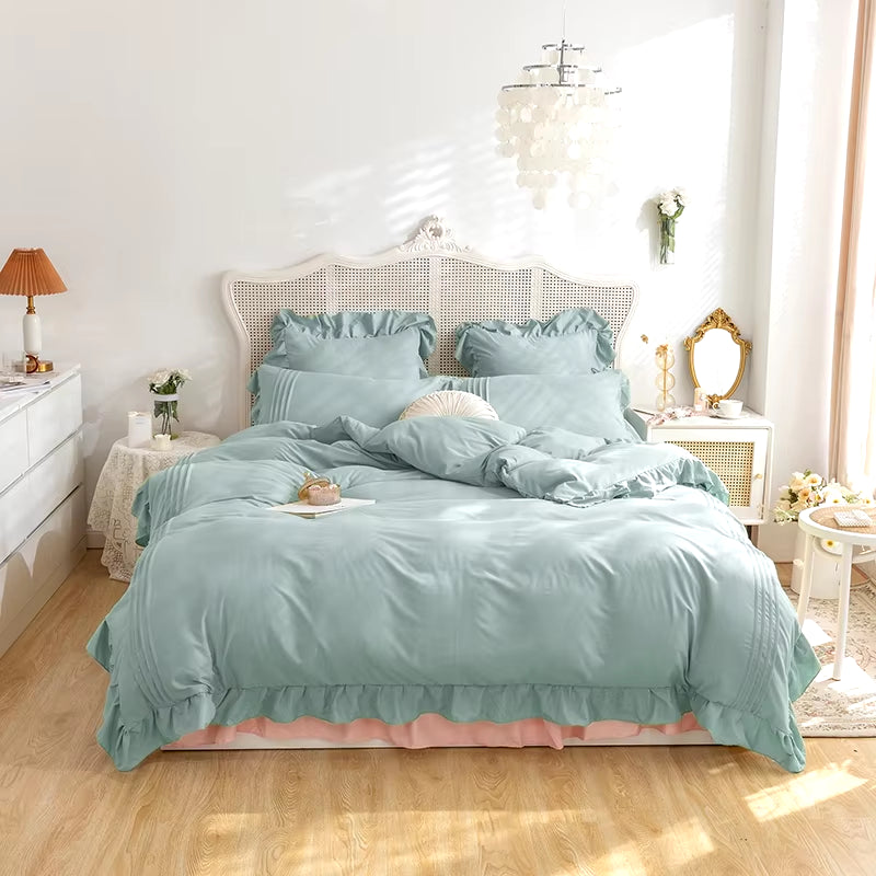 Ruffled Lace Quilt Set