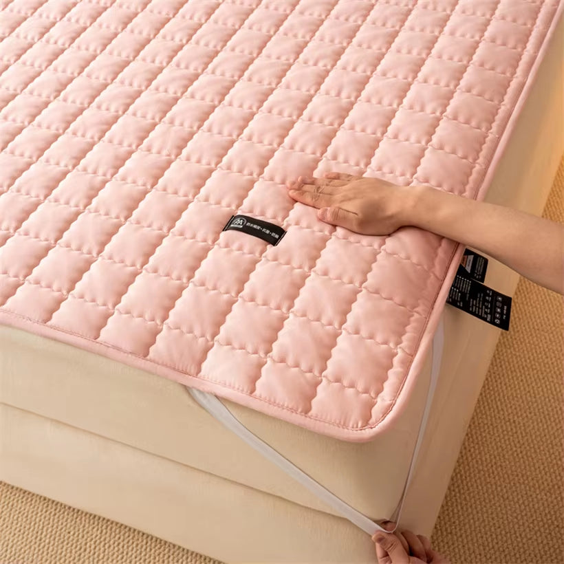 Waterproof Mattress Cover with 4 Elastic Corner Straps Noiseless Non-Slip Mattress Protector Quilted Fitted Bed Pad Bedspread